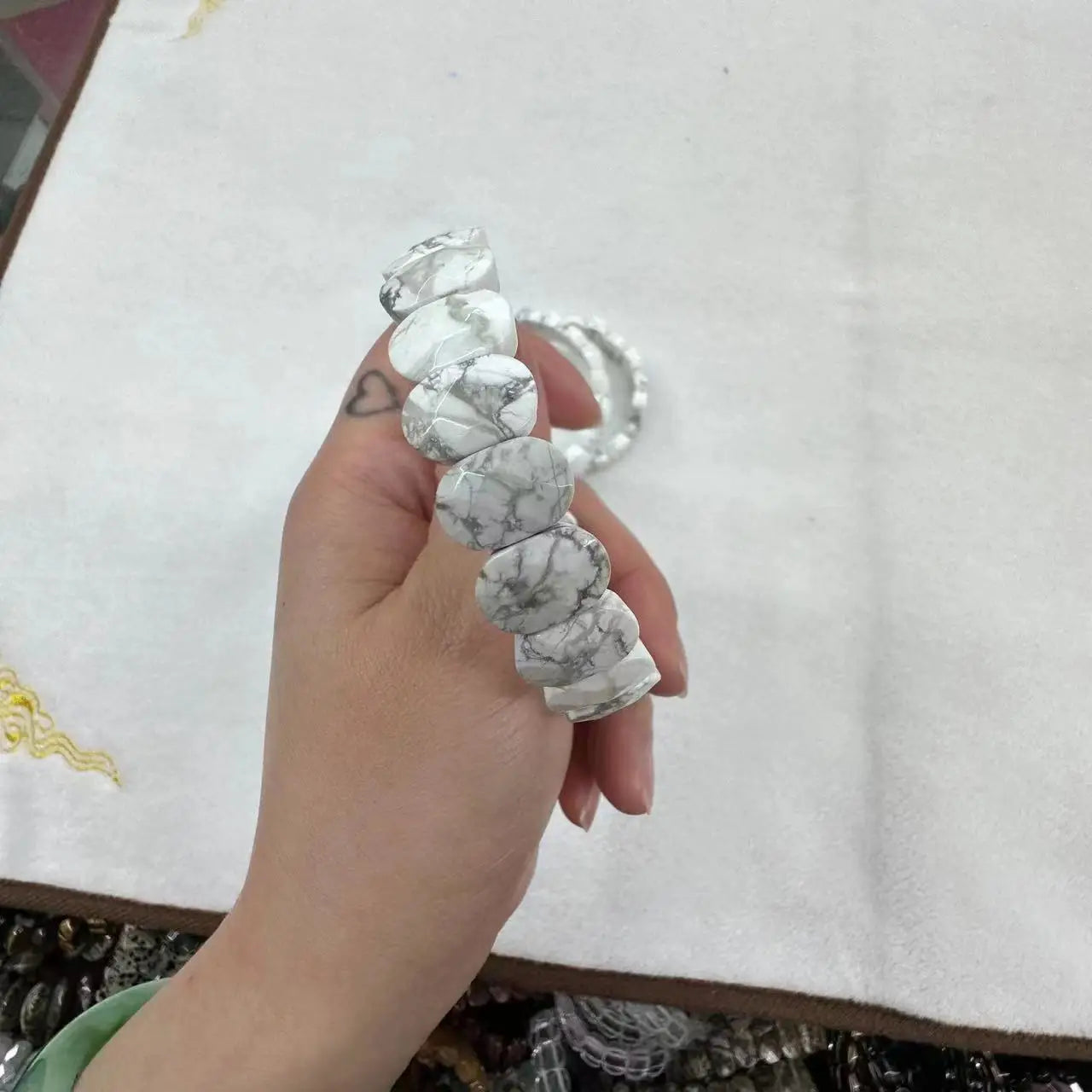Natural Howlite Oval Bead Bracelet