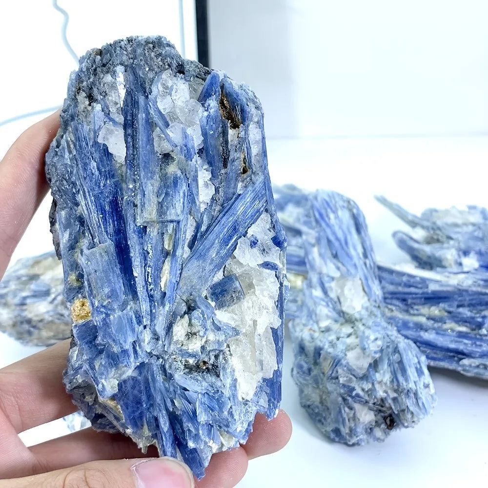 Natural Kyanite Crystal Specimen – Raw Healing Stone (800-1000g)